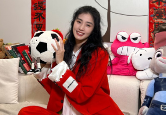 前正妹足球員直播遭酸 失控爆粗口嗆：我拿過亞洲盃冠軍