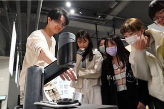 不怕AI來襲！中華大學活用生圖技術打造特色咖啡機