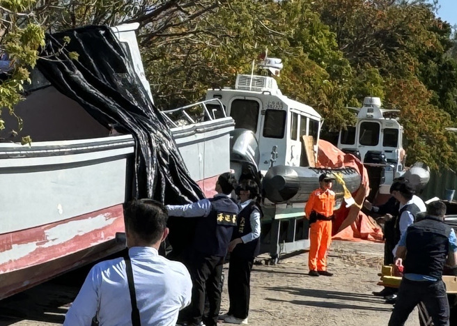 金门大陆渔船翻覆事件持续延烧，图为海巡署22日举办「0214金门海巡队CP-1051艇与大陆渔船碰撞案」说明记者会。（中时资料照，于家麒摄）