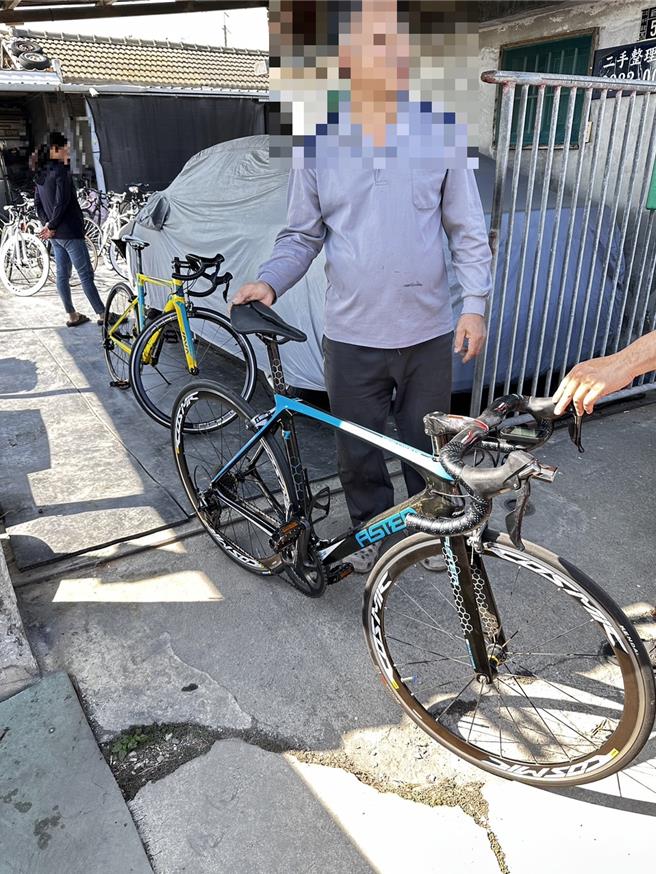 云林县斗六1名李姓男子专偷高檔单车，并交给彰化县二林镇开设二手脚踏车店的洪姓男子。（员林警分局提供／吴建辉彰化传真）