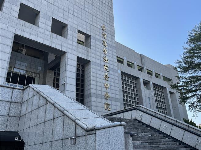 彰化县1名送货司机，为满足自身性欲，强脱甫满16岁、有智力功能障碍亲弟弟裤子，出手抚摸其性器官，甚至用舌头舔，遭二审法官判处2年2月徒刑。（王煌忠摄）