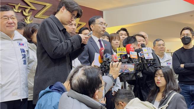 国民党主席朱立伦呼吁民进党主席赖清德应公开出来表态反台独。（吕健豪摄）