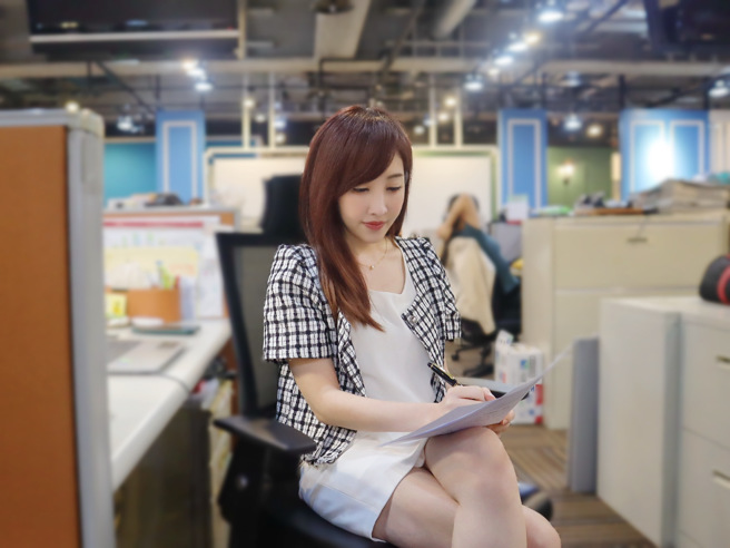 黄若薇近年来埋首于工作，自评适合孕育下一代的时间尚未到来。（图／本人提供）