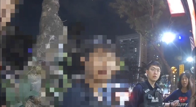 高雄1名16歲林姓遭按喇叭怒譙，遭5惡煞持棍棒下車痛毆，警方獲報到場。（圖／警方提供）