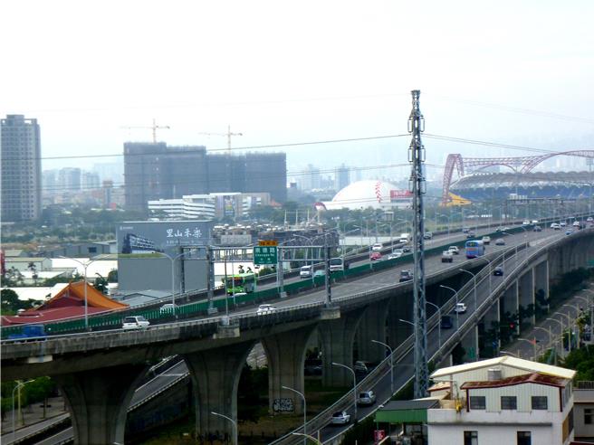 台中市政府地政局将标售13、14期重划区抵费地，因底价高价高引发争议。图为台中市14期重划区街景。（乡林不动产研究室提供／林欣仪台中传真）