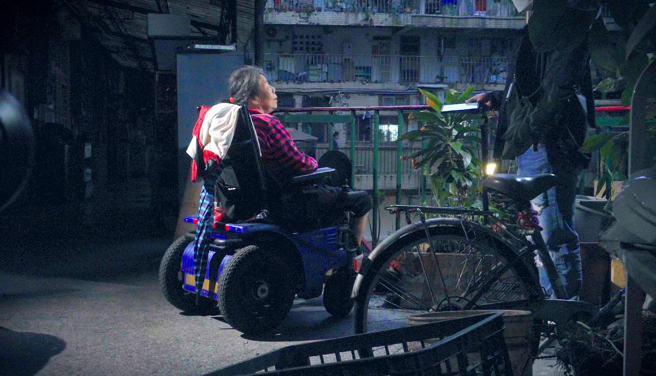 等不到2个儿子出狱，「盆栽爷爷」爱妻20日病逝了。(吴振煌拍摄)