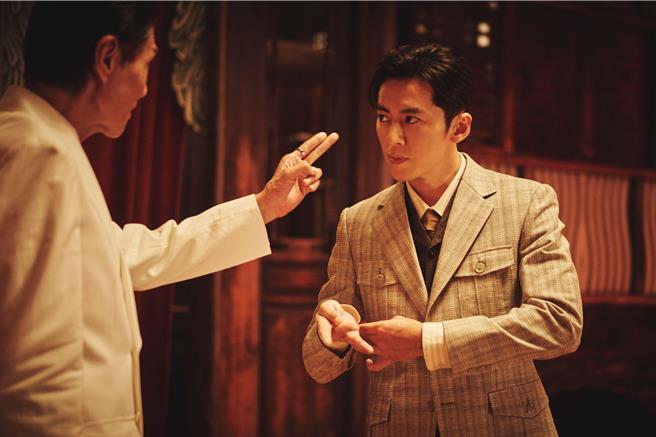 喜翔、李国毅唱京剧桥段网讚太厉害。（欣兰企业提供）