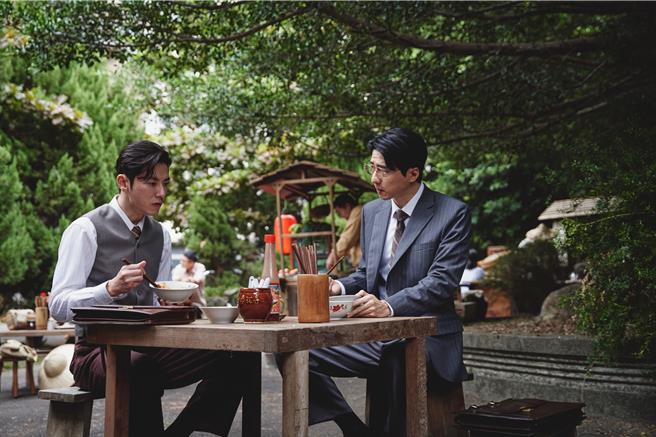 李国毅、傅孟柏吃鸡蛋拌饭引来观眾热烈讨论。（欣兰企业提供）