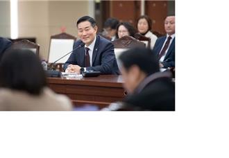 韩国防部长： 北韩对俄罗斯提供数百万枚炮弹 换取粮食援助