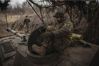 烏軍火炮彈藥不足 法荷支持購買非歐盟彈藥