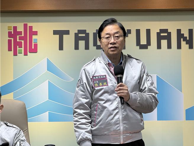 張善政不捨彰化3姐弟，借鏡要改善桃園近百處易肇事路口。(蔡依珍攝)