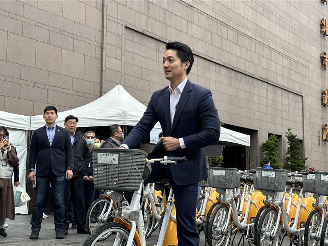 針對大巨蛋分潤判定爭議，台北市長蔣萬安27日再度向遠雄喊話，批評對於釐清事實是沒有幫助，應回歸到規定、契約與機制，雙方好好審慎研究看怎麼做最合理。（丁上程攝）