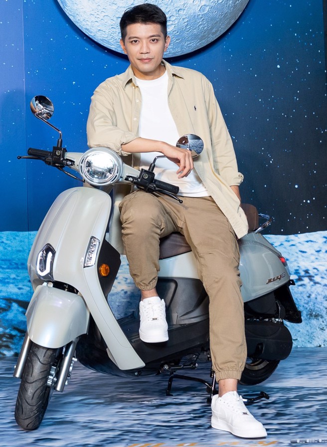 噹噹噹～開學囉！同學們別鬱卒，光陽KYMCO送出千萬元獎學金，購車優惠太Many，讓你輕鬆騎新車、出行超蝦趴！（圖片提供/ 光陽KYMCO）