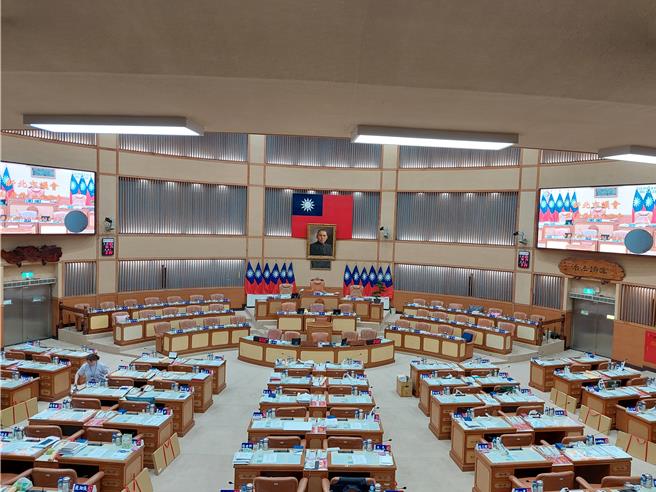 新北市議會民進黨團要求審基金預算，新北市議會暫定3月5日加開臨時會。（陳慰慈攝）