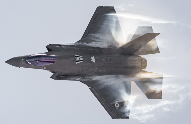 美国空军F-35隐形战机已获得认证，可携带B61-12战术核弹。F-35A获得核认证为美国和北约提供了关键战力。（美国空军）