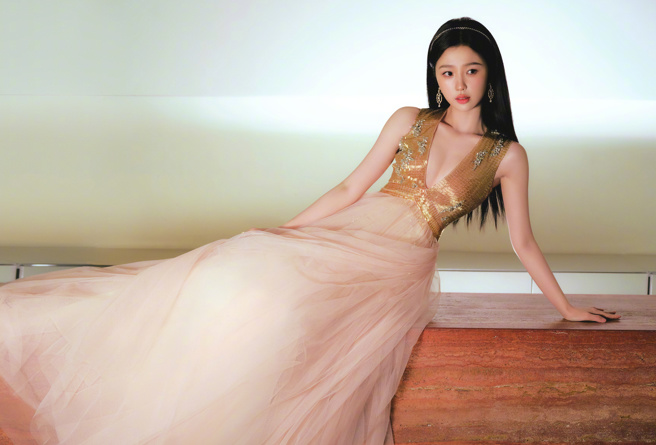 虞书欣去年的舞蹈影片被网友翻出讨论。（图／虞书欣 微博）