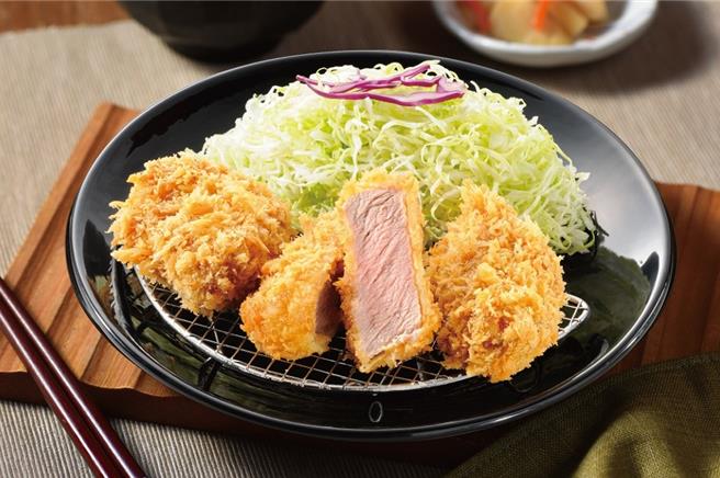 福胜亭限时推「爱心双人餐」特价，当中吃得到「香酥炸腰内肉定食」。（福胜亭提供／朱世凯台北传真）