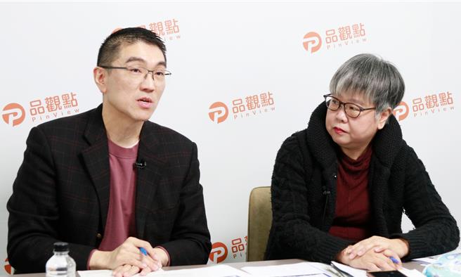 基隆市長謝國樑（左）27日接受媒體專訪，直指前朝簽訂的東岸廣場OT案有弊。（「品觀點-觀點芹爆戰」提供／張志康基隆傳真）