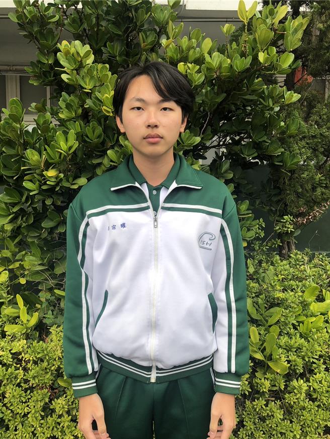 吴宗曜预计繁星可录取国立政治大学统计学系、应用数学系。（君毅高中提供／李京升苗栗传真）