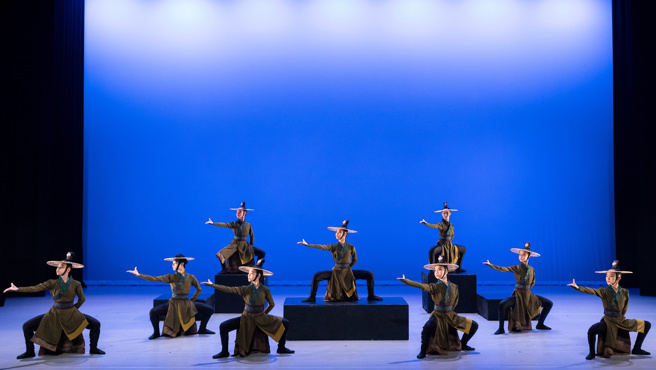 江翠国中舞蹈班表演《鏖战》。(照片/新北市政府教育局提供)