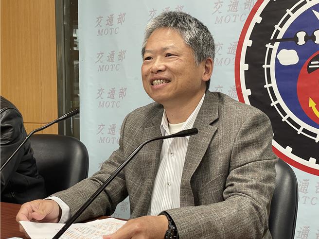 交通部路政及道安司副司长蔡书彬说明今年道安工作重点。（蔡亚桦摄）