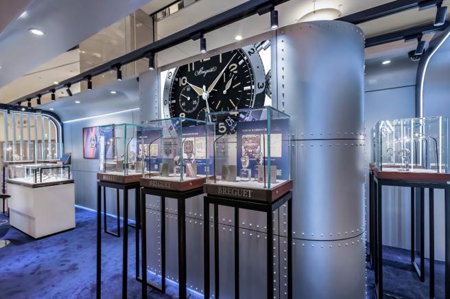 寶璣在台北101打造TYPE XX快閃店，展出6款骨董表和全新登場的寶璣TYPE XX系列新表。（BREGUET提供）