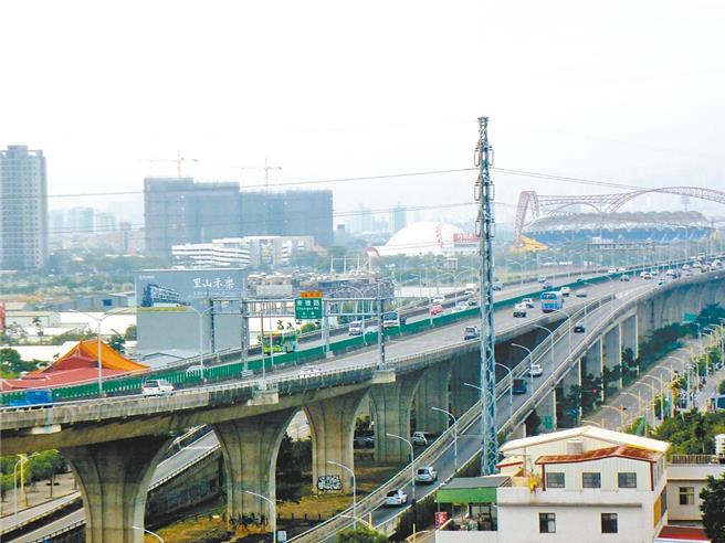 台中市将标售13、14期重划区抵费地，标售土地约3万坪、底价超过200亿元，内政部行文暂缓，掀起蓝绿议员讨论。图为台中市14期重划区街景。（本报资料照片）