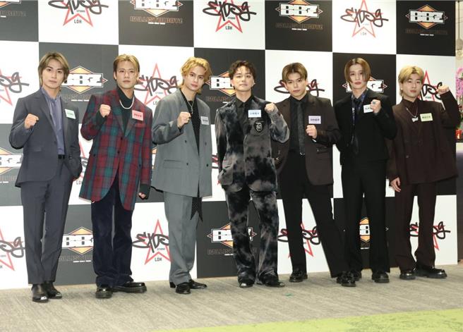 BALLISTIK BOYZ成员砂田将宏（左起）、深堀未来、海沼流星、日高龙太、加纳嘉将、松井利树、奥田力也接受台媒联访。（粘耿豪摄）