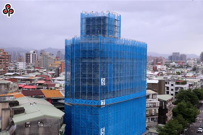 为提高危险建筑物重建诱因，北市都发局拟定全市性都市计画「拟定台北市防灾型都市更新细部计画案」，提交台北市都委会审议，盼藉此积极推动「耐震能力不足」的危险建筑物更新重建，27日获得通过。示意图。(本报资料照片)