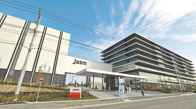 美日两国争相挹注资源强化晶片投资，挑动韩国敏感神经。图为台积电熊本厂。图／美联社