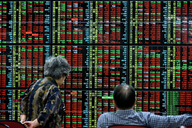 ETF本月除息高峰將至，據統計，本周共計39檔股債ETF除息大戲預備開演，包含10檔股票型ETF及29檔債券型ETF。圖／本報資料照片