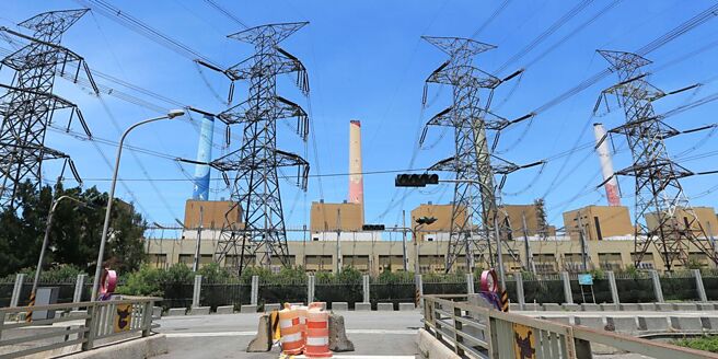 拜台電強韌電網計畫釋單而受益，去年第四季EPS達0.34元。圖／本報資料照片
