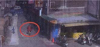 以為ATM故障重複提領！一旁7旬紅衣老翁眼尖得手4萬元