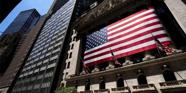 巴克莱银行（Barclays）27日上修美股预测，将标普500指数2024年底目标从4,800点上调至5,300点。图／美联社