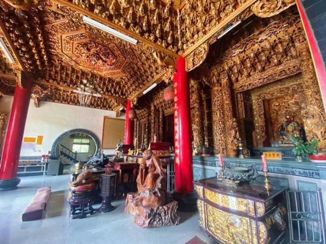 位于嘉义县中埔乡富收村台18线的保安宫，开价1.8亿元求售。（图／张姓房仲提供）