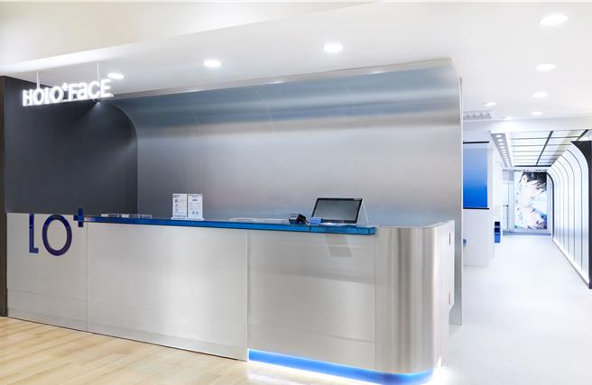 HOLO＋FACE第8家店插旗桃园远百，成为全台唯一进驻百货的连锁摄影品牌。（HOLO＋FACE提供／朱世凯台北传真）