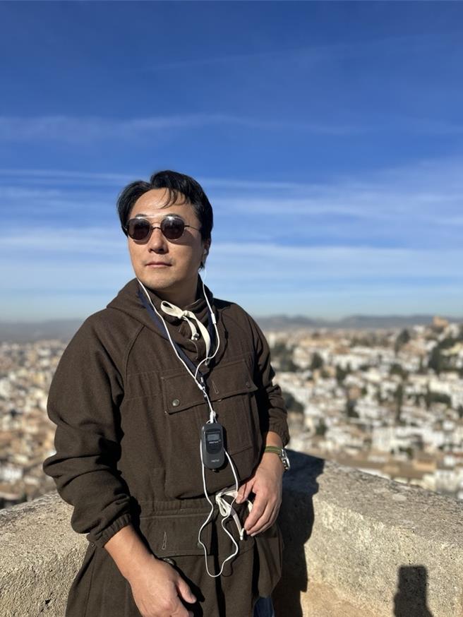 以《海妖的呼喚：火之島生存戰》榮獲韓國第2屆青龍系列大獎綜藝、教養節目類最佳作品的製作人高旼究。（文策院提供）