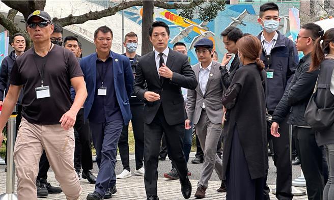 台北市长蒋万安28日表示，身为台北市长，要深深为当年的228事件，再次表达诚挚的歉意，并承诺会记取歷史的教训、缅怀前辈的奉献。（丁上程摄）