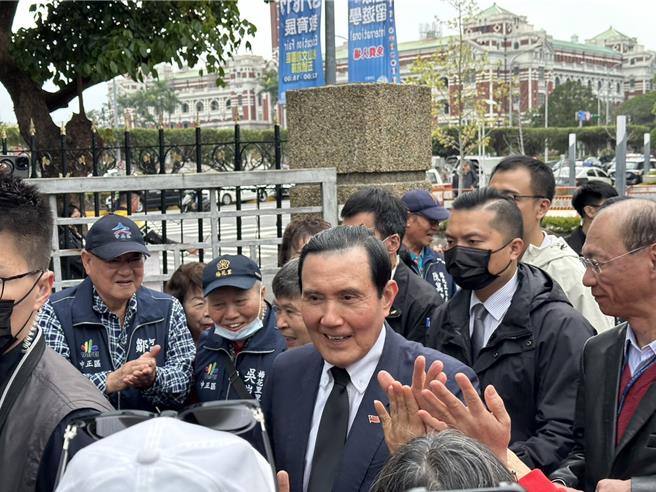 前总统马英九今表示，台湾政府应该与对岸沟通，碰到这么重大的事情却没有动作，只有「不可思议」4个字要说。（蔡佩珈摄）