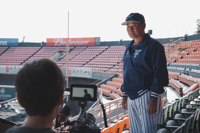 「2024读卖巨人军90周年纪念台湾试合」将在3月2、3日台北大巨蛋开打，吕明赐将在3日赛事与姜建铭一起担任开球嘉宾。劲力行销提供
