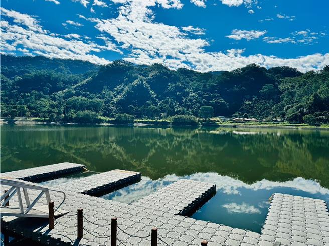 水上浮台。（苗栗县政府提供／李京升苗栗传真）