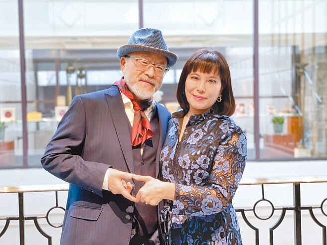 班鐵翔（左）與老婆Celine結婚7年多依舊恩愛。（林淑娟攝）