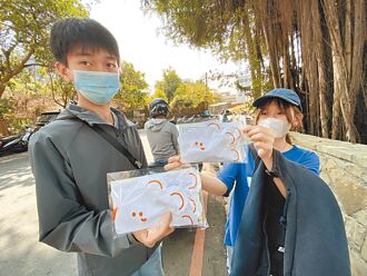 橘色版多多龍 排5小時超級搶手