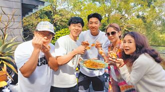 林國基邀走春 林美貞撈魚生招好運