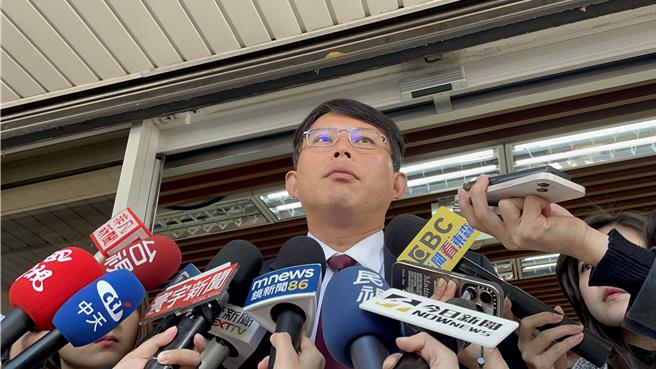 立法院新会期各委员会召委选举29日举行，外界关注国民党是否礼让民眾党一席。民眾党团总召黄国昌会后表示，民眾党8个立委在8个委员会，全力支持国民党提出的召委候选人。（蔡雯如摄）