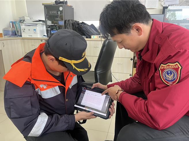 一名有高血脂病史的男子与家人欢唱后，突感心臟不适，送医发现心臟冠状动脉多处阻塞。（竹县消防局提供／邱立雅竹县传真）