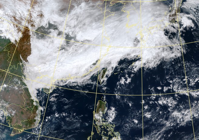 今天下午开始变天，中央气象署发布低温特报，双北、基隆、桃园及新竹县可能出现10度以下低温。（中央气象署提供）