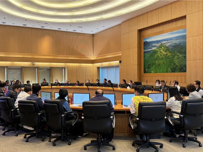 新北市府今（29）日上午召开市政会议。（柯毓庭摄）