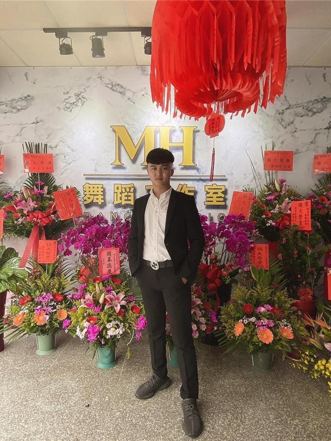 24歲的馬梁要推動成立苗栗縣廣場舞委員會。（馬梁提供／謝明俊苗栗傳真）