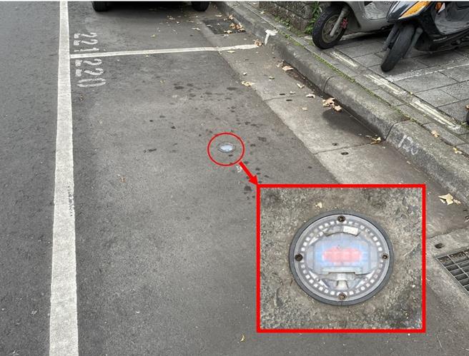 新北市交通局在板桥、中和、永和及新店等区共122条停车密集路段建置3471格地磁智慧停车格，3月1日将启用。（新北市交通局提供）